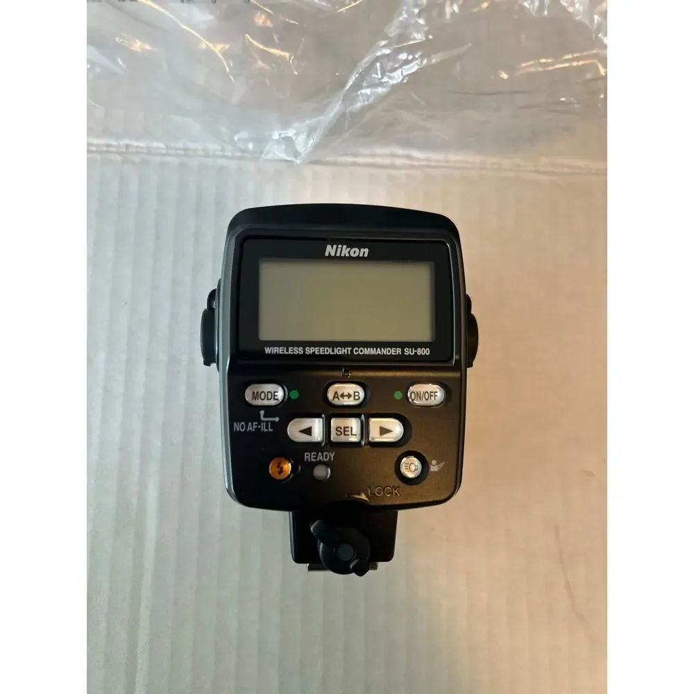 Nikon R1C1 Wireless Close-Up Kit Macro Flash (WITH SU-800 commander)